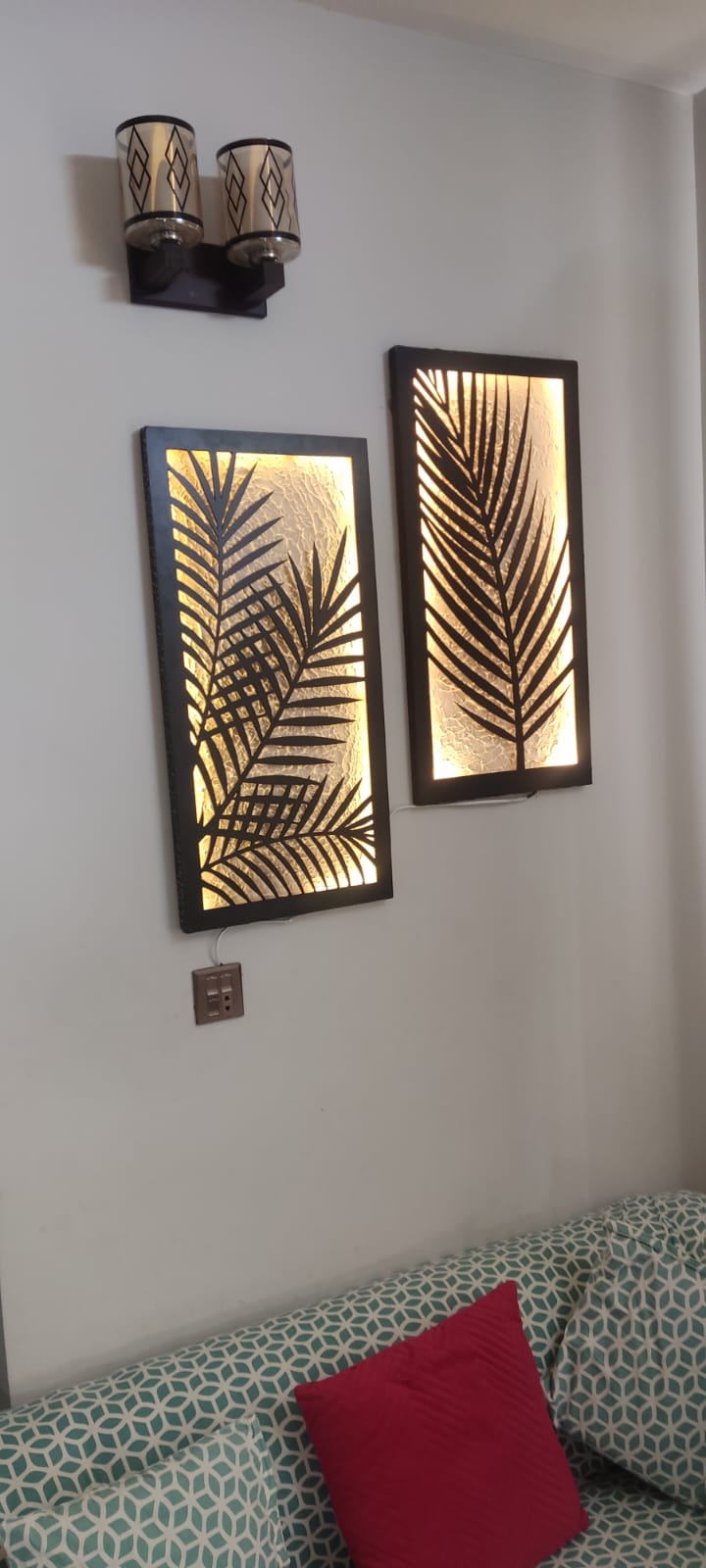 Palm Leaf |  16" x 32" (W × L)